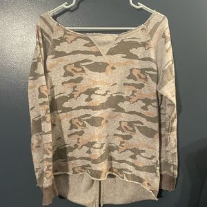 Light grey and pink camouflage long sleeved shirt with zipper back